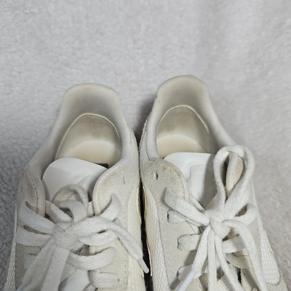 Veja V10 B-Mesh Women's Sneakers in White Natural Pierre Size 8